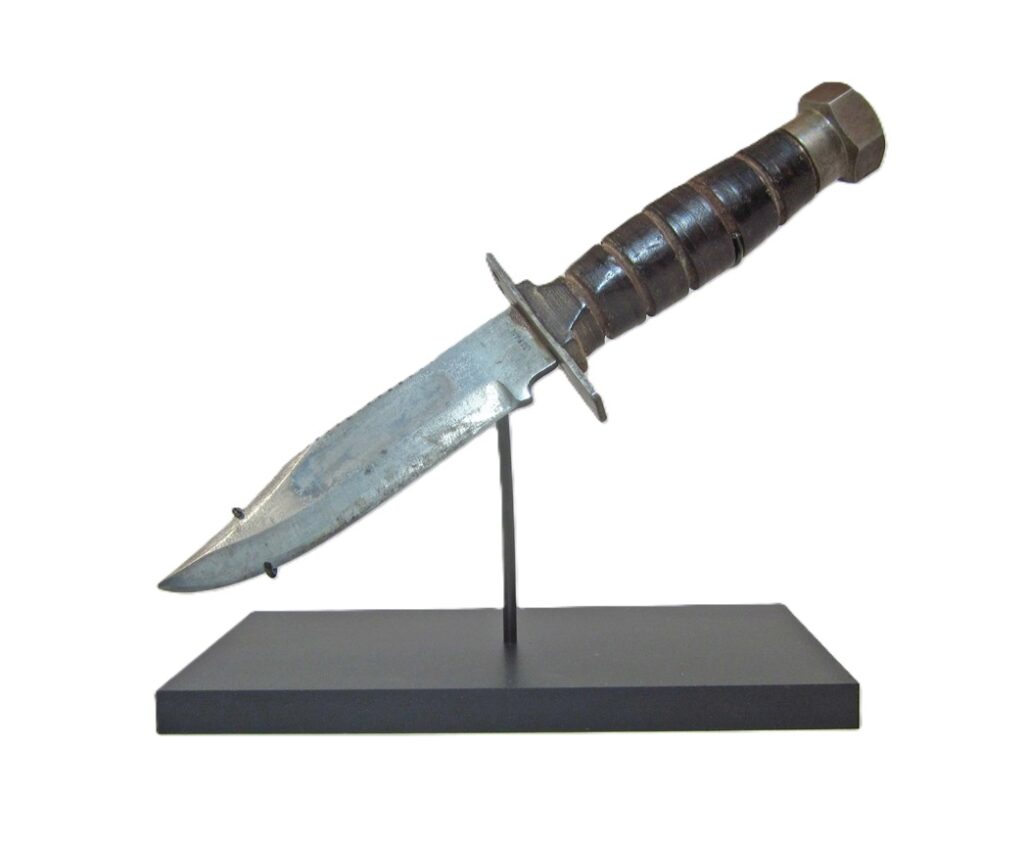 dagger display stand